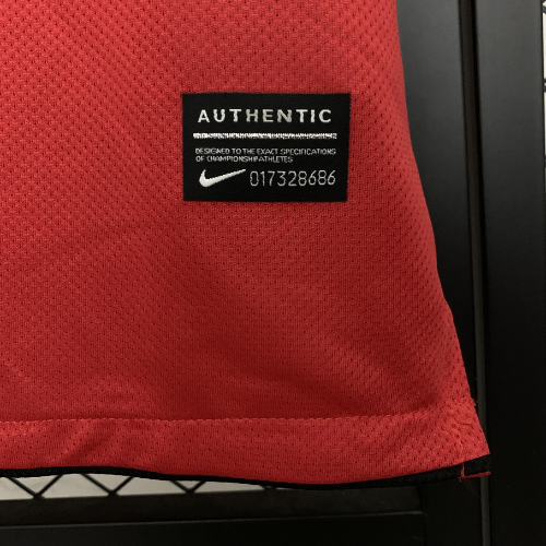 Camisa Retro Manchester United 10/11 Tradicional