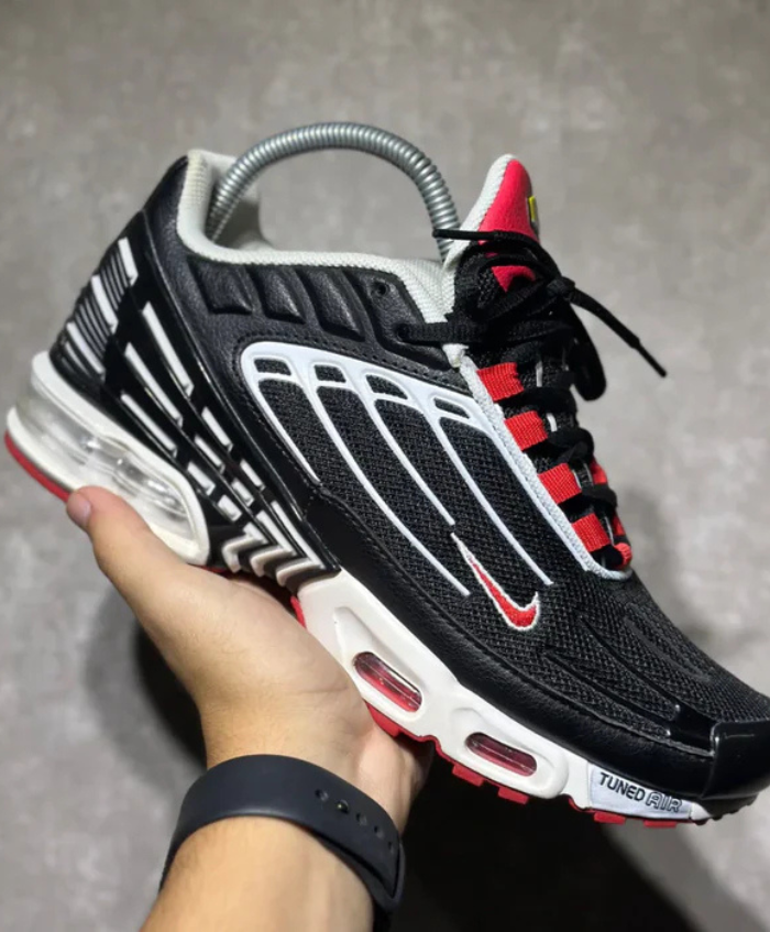 Air Max Plus TN3 "Black White Track Red"