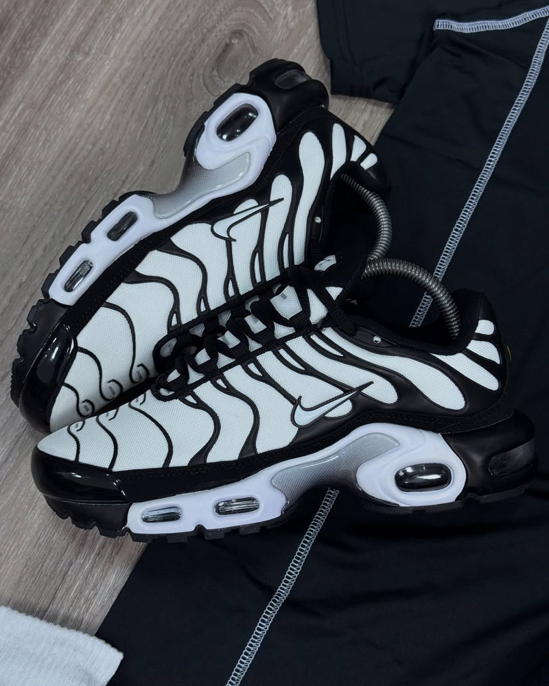 Conjunto SPORTLIFE  NK + Tênis NK TN Plus & Boné