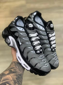 Nike Air Max Plus TN 1 "Black Metallic"