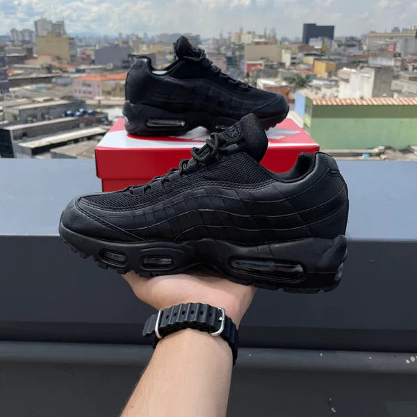 Nike Air Max 95 "Triple Black"