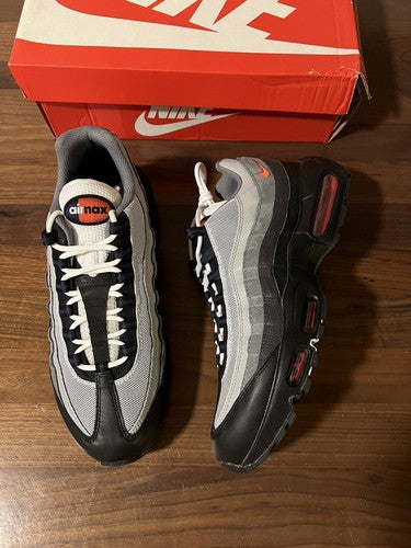 Nike Air Max 95 "Track Red Smoke"